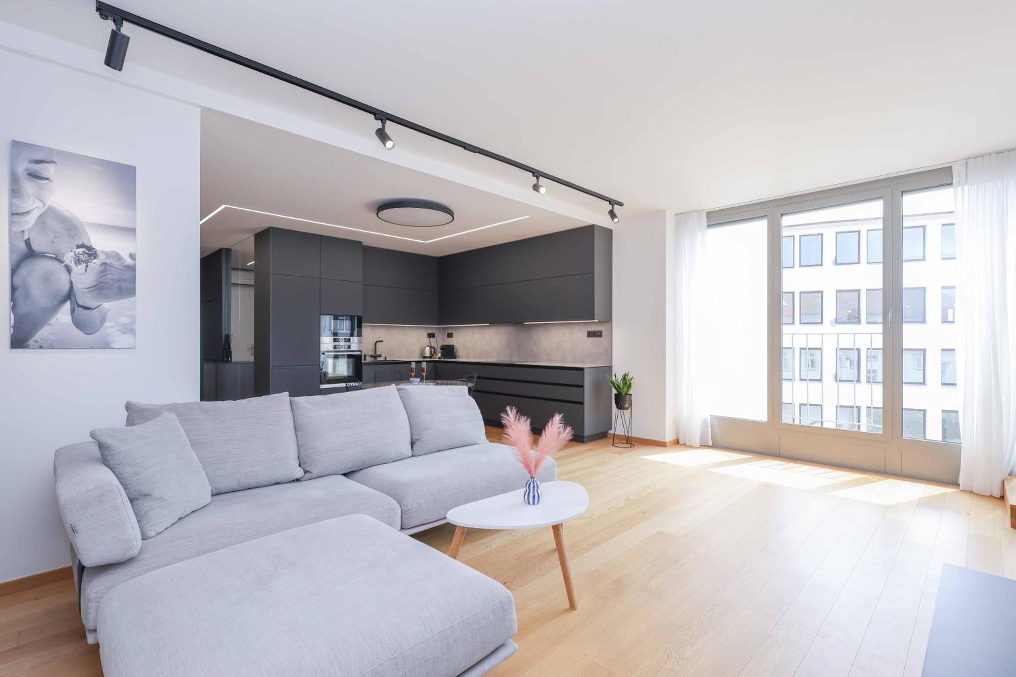 Downtown Luxe Retreat- Konventna Apartment Bratislava Bagian luar foto