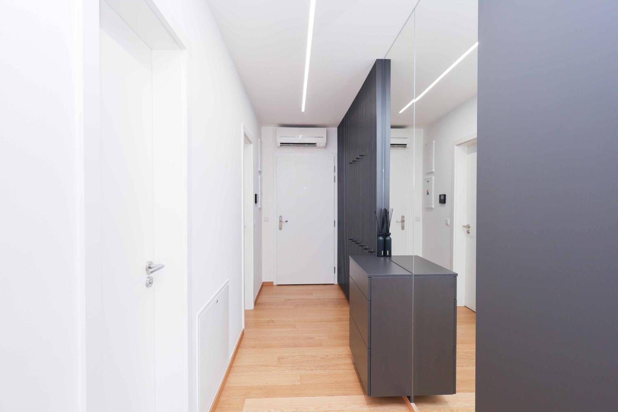 Downtown Luxe Retreat- Konventna Apartment Bratislava Bagian luar foto