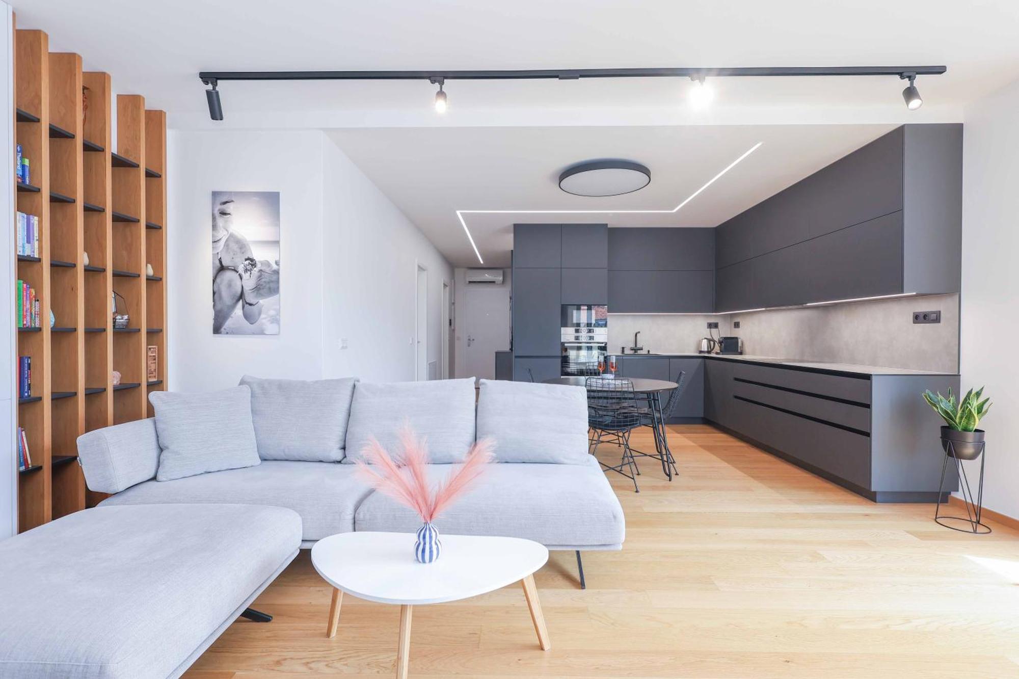 Downtown Luxe Retreat- Konventna Apartment Bratislava Bagian luar foto