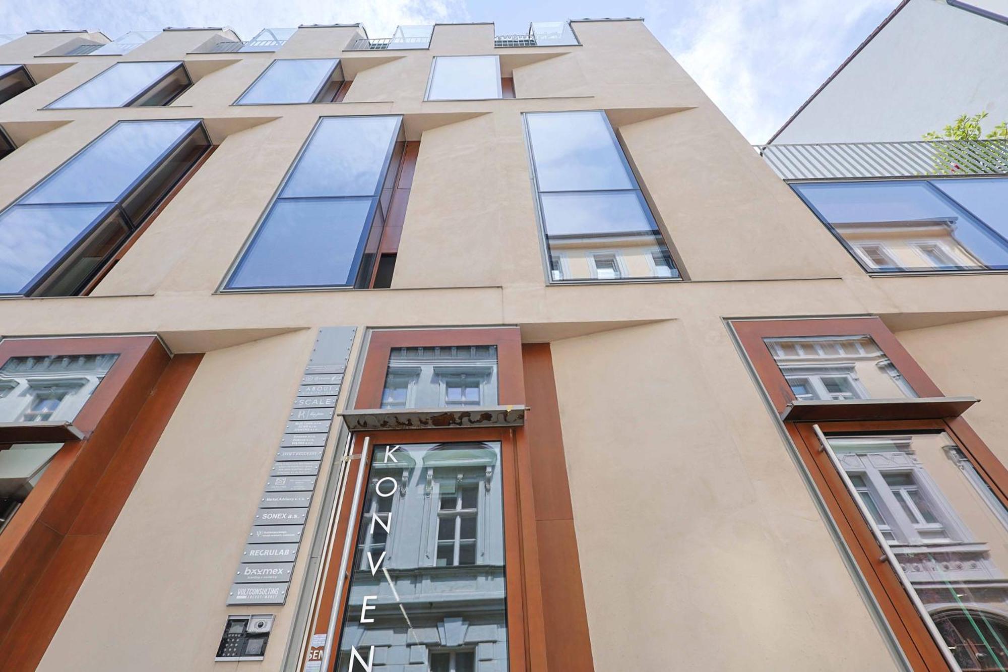 Downtown Luxe Retreat- Konventna Apartment Bratislava Bagian luar foto