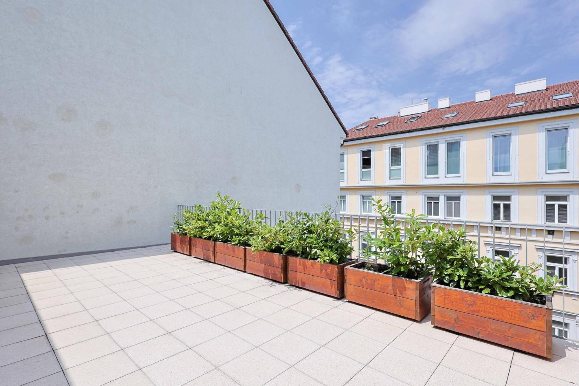 Downtown Luxe Retreat- Konventna Apartment Bratislava Bagian luar foto